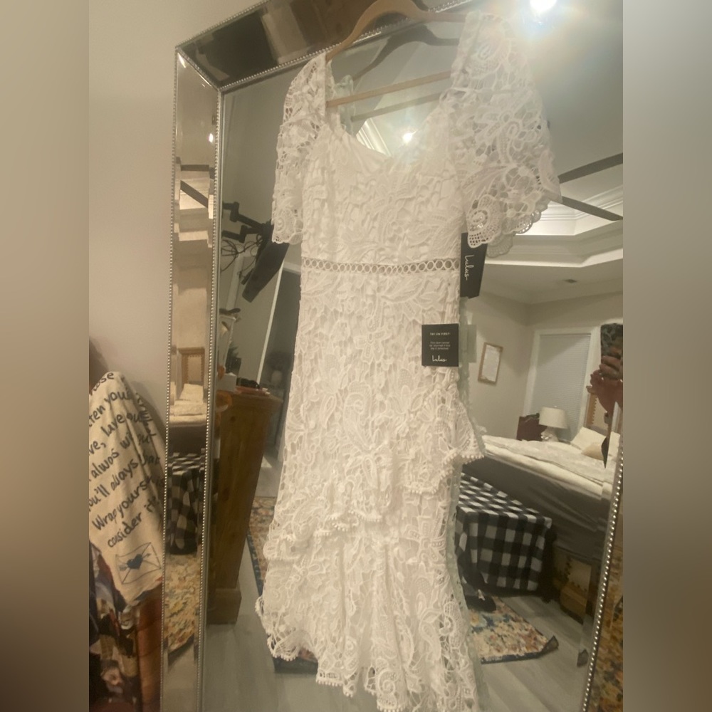 lulu’s white lace dress